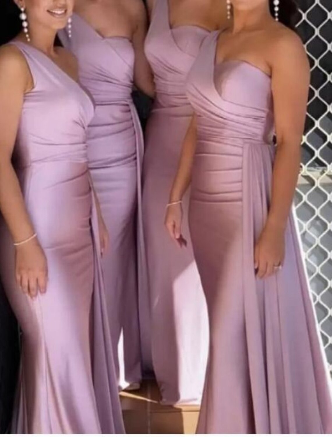 Vestido de dama de honor de sirena/trompeta, un hombro, sin mangas, elegante, con cola larga/cepillo, licra, con drapeado, color liso