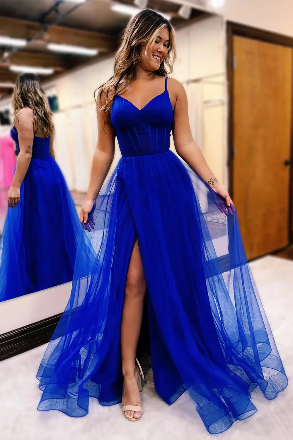 Vestido de fiesta largo de tul con tirantes finos, sencillo y elegante, con abertura en la espalda