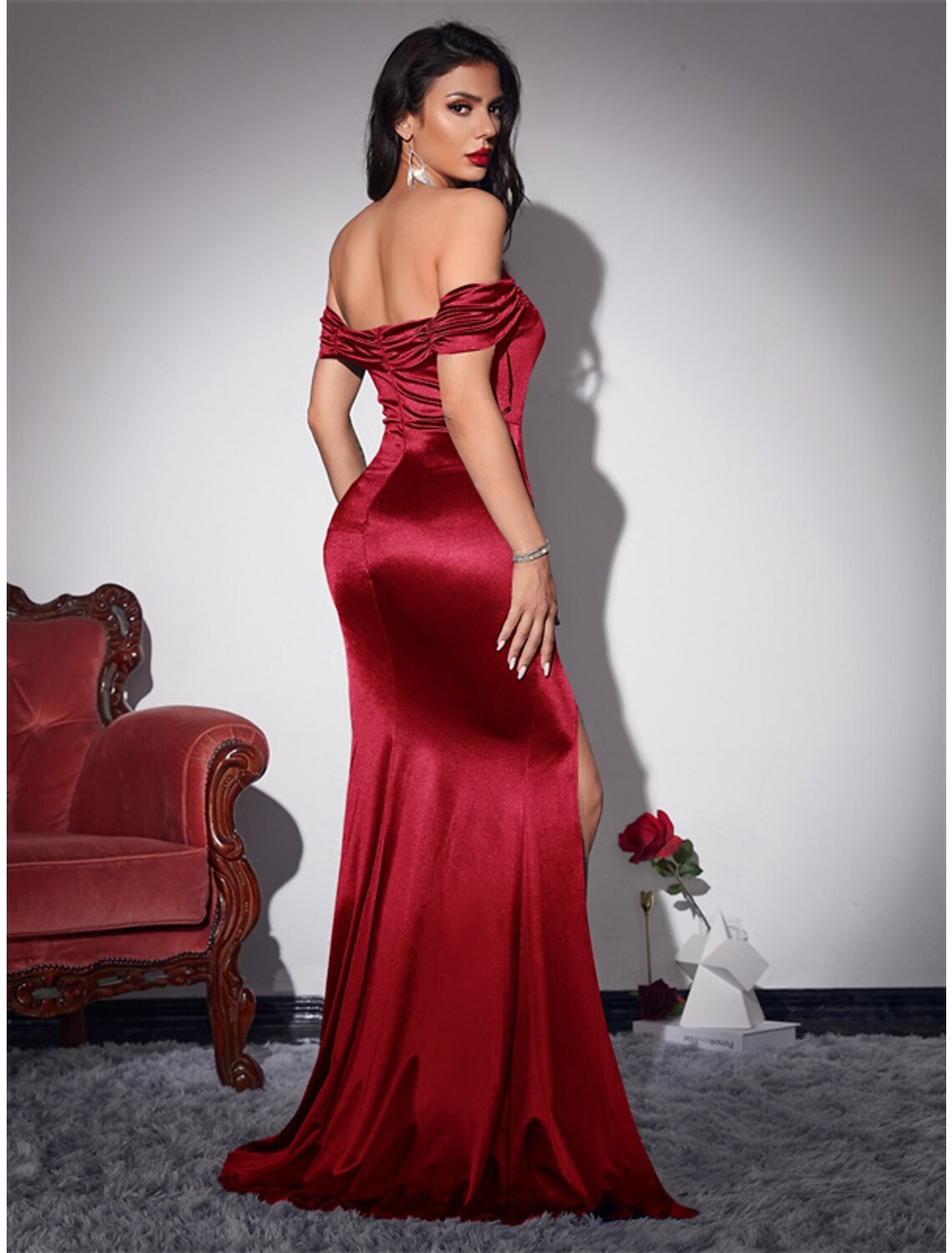 Vestidos de fiesta de sirena/trompeta, vestido vintage para boda, fiesta de verano, cola larga/cepillo, sin mangas, hombros descubiertos, satén elástico con abertura fruncida