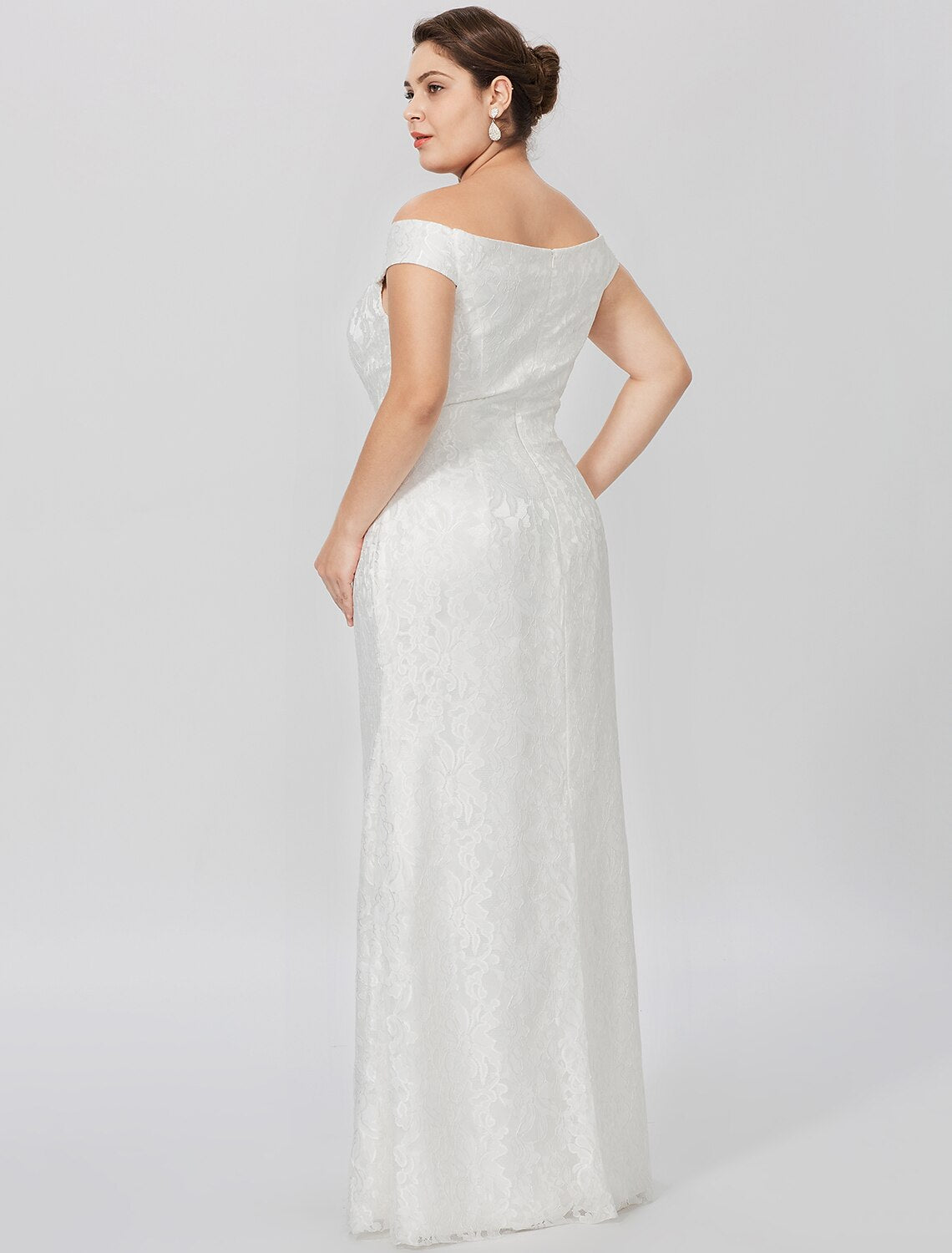 Sheath / Column Mother of the Bride Dress Formal Classic & Timeless Elegant & Luxurious Plus Size Off Shoulder Floor Length All Over Lace Short Sleeve No with Lace