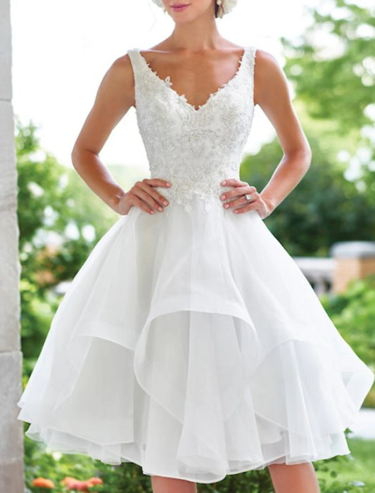 Vestidos de novia blancos cortos vintage de los años 40/50, corte A, escote en V, sin mangas, hasta la rodilla, de encaje, con apliques y volantes en cascada.