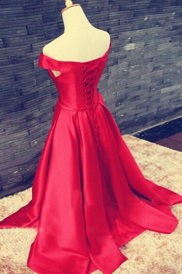 Vestido de fiesta de satén con hombros descubiertos y largo hasta el suelo con cinturón