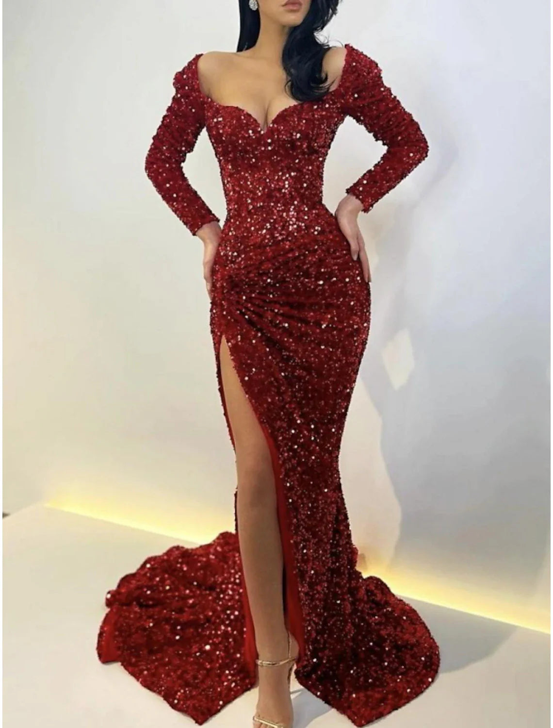 Vestido de noche de sirena/trompeta, brillante, para invitada de boda, formal, de noche, con cola larga, escote redondo y lentejuelas con abertura para lentejuelas.