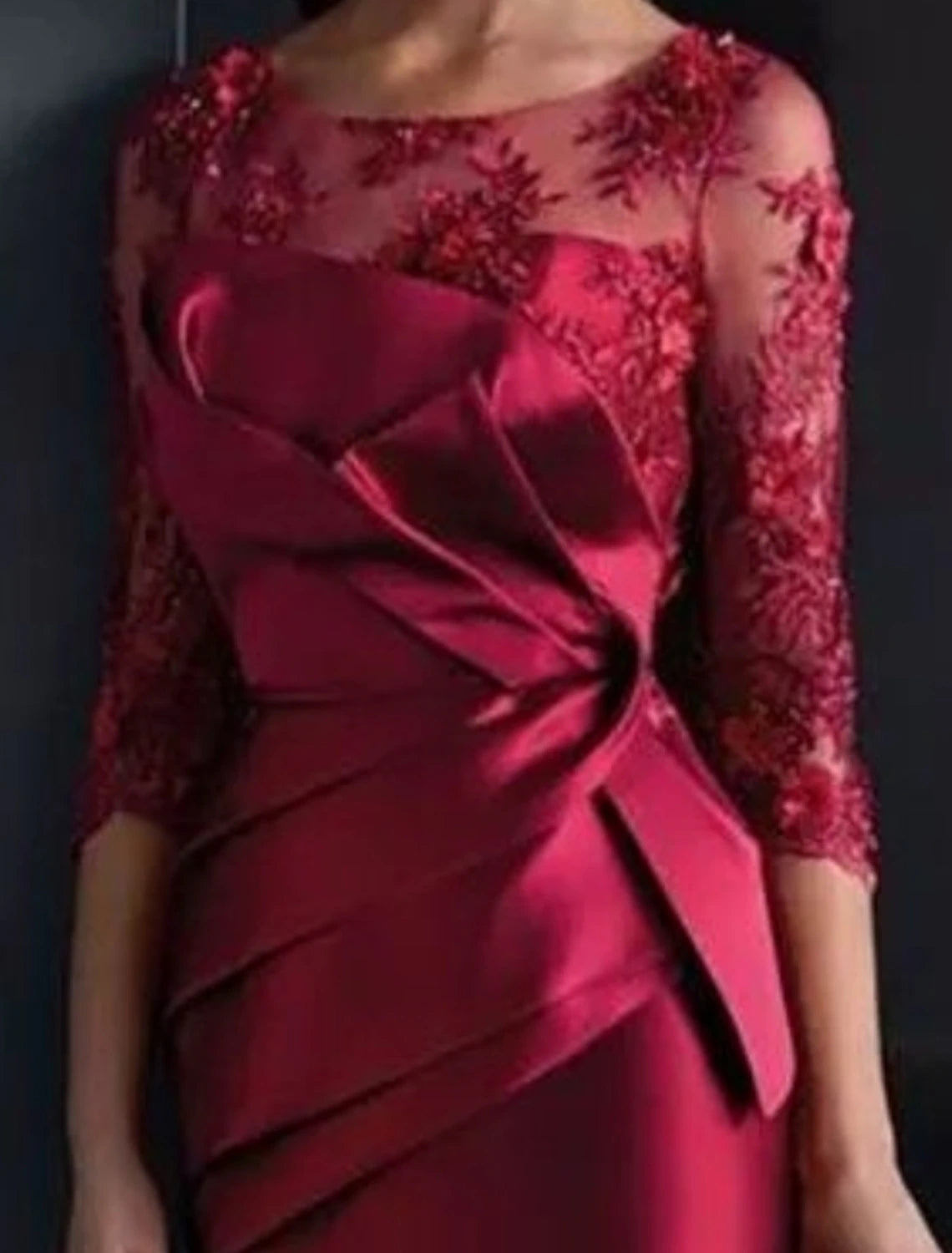 Vestido de Madre de la Novia con Corte Vaina/Columna para Invitadas de Boda Elegante Cuello Ilusión Largo a la Rodilla Encaje Satén Manga 3/4 con Apliques Fruncido