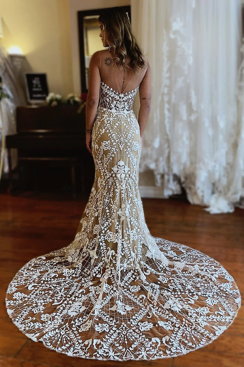 Mermaid Boat Neck Long Lace Wedding Dress