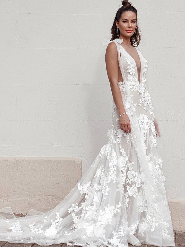 Vestidos de novia con escote en V, sin mangas, con apliques de tul y cola capilla