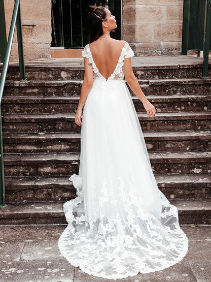 Vestidos de novia de corte A/princesa, sin mangas, con apliques, escote en V, tul y cola larga