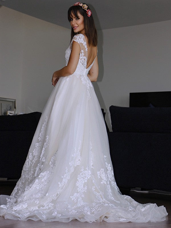 Vestidos de novia de corte A/princesa con apliques de tul, escote en V, sin mangas y cola de corte