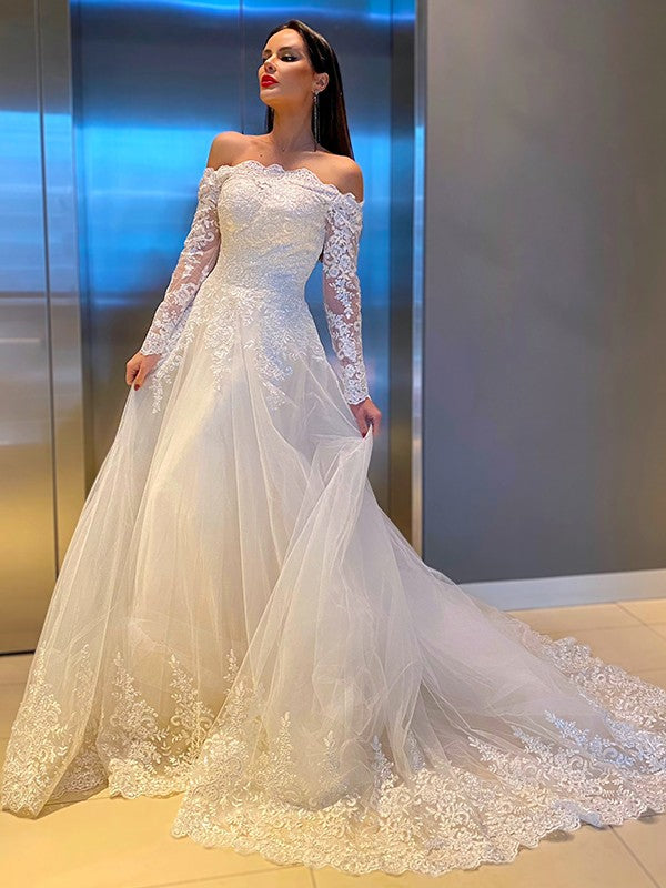 Vestidos de novia de corte A/princesa con apliques de encaje, hombros descubiertos, mangas largas y cola larga