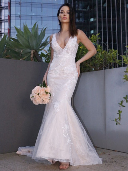 Trumpet/Mermaid Lace Applique V-neck Sleeveless Sweep/Brush Train Wedding Dresses