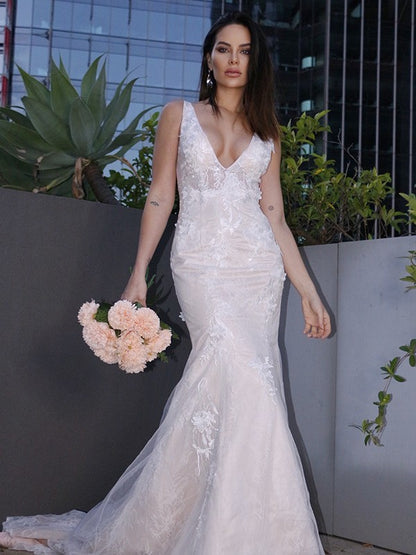 Trumpet/Mermaid Lace Applique V-neck Sleeveless Sweep/Brush Train Wedding Dresses