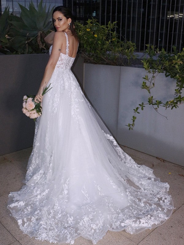 Vestidos de novia de corte A/princesa con apliques de encaje, cuadrados, sin mangas y con cola larga