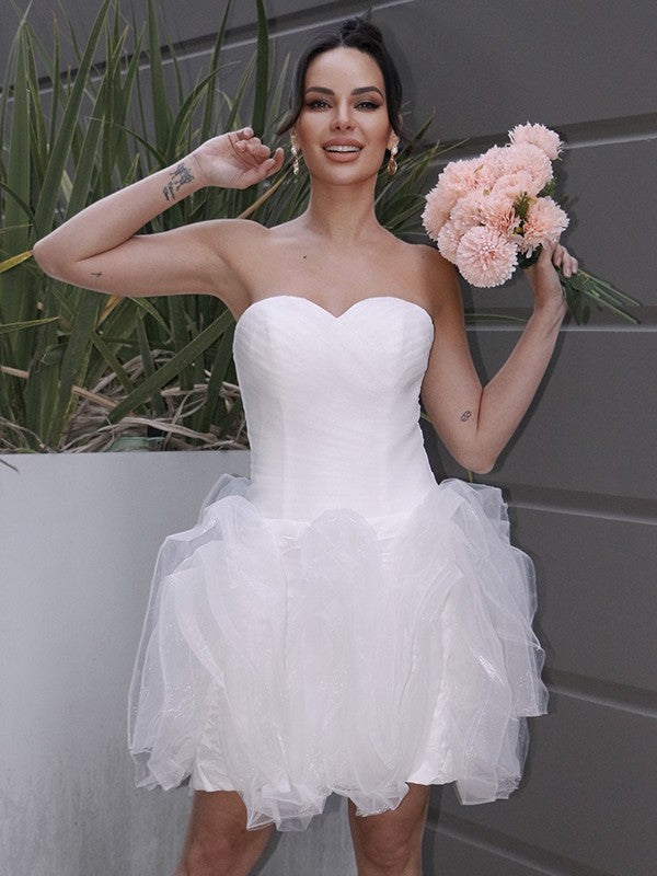Vestidos de novia cortos/mini de corte A/princesa, de organza, fruncidos, escote corazón, sin mangas