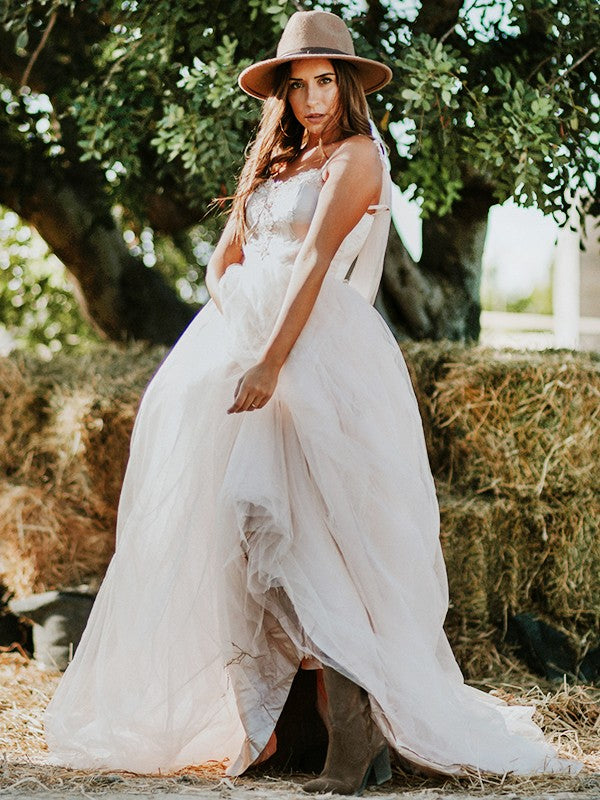 Vestidos de novia de corte A/princesa, de tul, con volantes, tirantes finos, sin mangas y cola larga