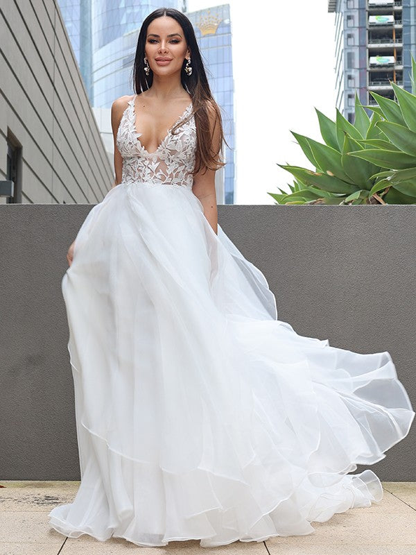 Vestidos de novia de corte A/princesa, con encaje, volantes, escote en V, sin mangas y cola larga