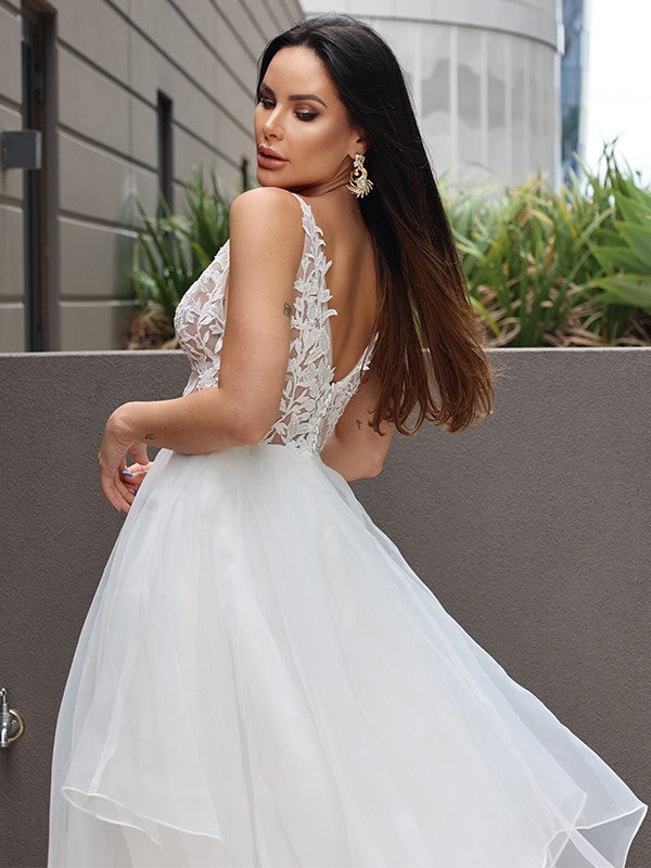 Vestidos de novia de corte A/princesa, con encaje, volantes, escote en V, sin mangas y cola larga