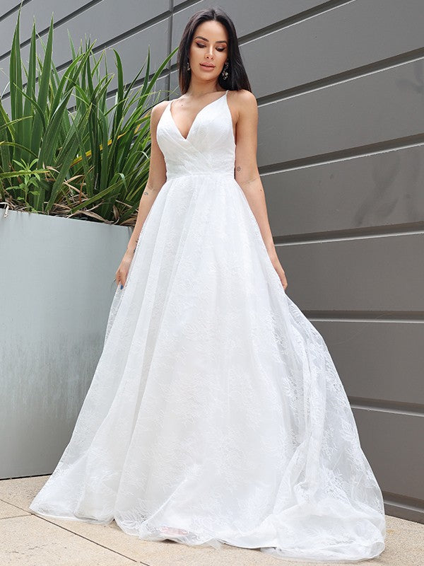 Vestidos de novia de corte A/princesa, con encaje, fruncido, escote en V, sin mangas y cola larga