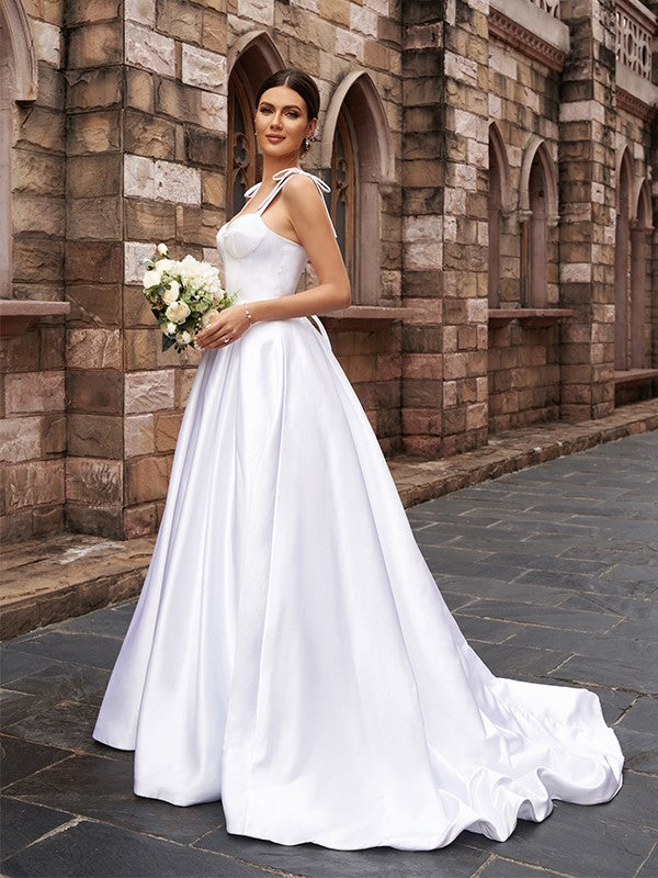 Vestidos de novia de corte A/princesa, de satén, con volantes, tirantes, sin mangas y cola larga