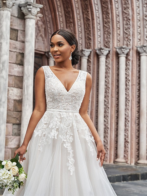 Vestidos de novia de corte A/princesa, escote en V, tul, apliques, sin mangas, cola larga