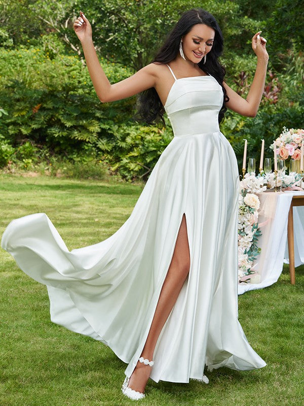 Vestidos de novia de corte A/princesa, de satén, con volantes, tirantes finos, sin mangas y cola larga