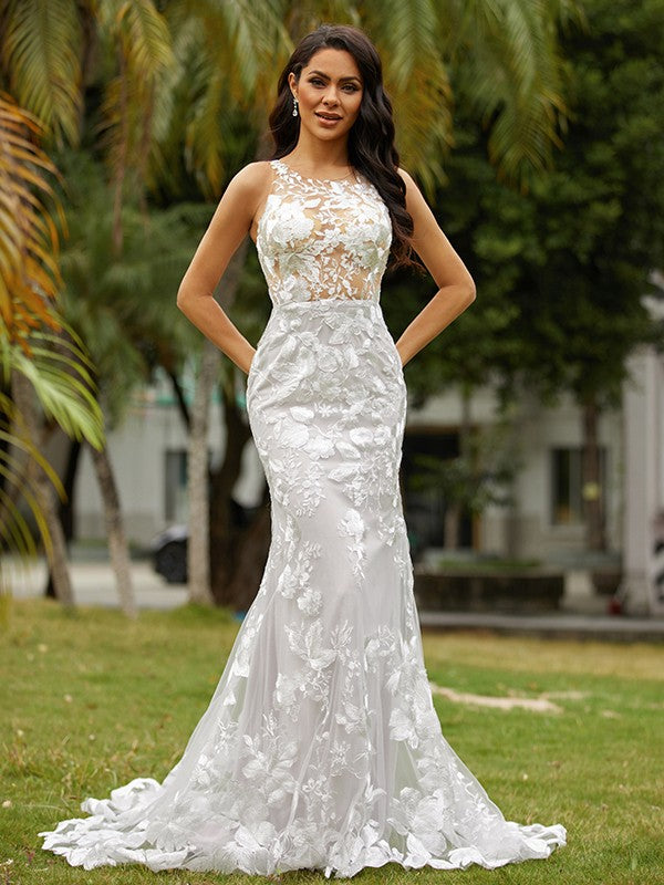 Vestidos de novia con corte tubo/columna, encaje, escote redondo, sin mangas y cola larga