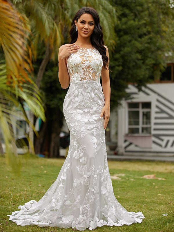 Vestidos de novia con corte tubo/columna, encaje, escote redondo, sin mangas y cola larga