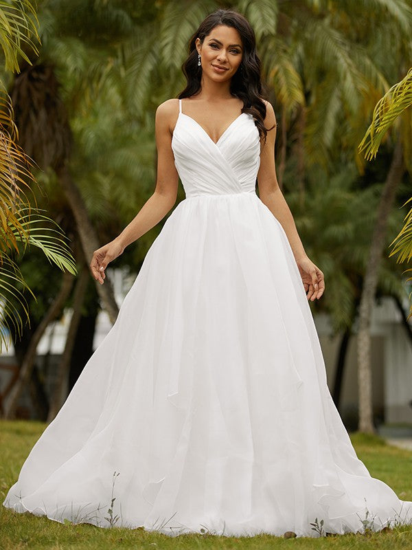 Vestidos de novia de satén con volantes, escote en V, sin mangas y cola larga