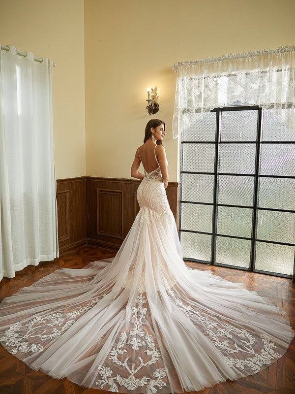 rumpet/Mermaid Tulle Lace V-neck Sleeveless Cathedral Train Wedding Dresses