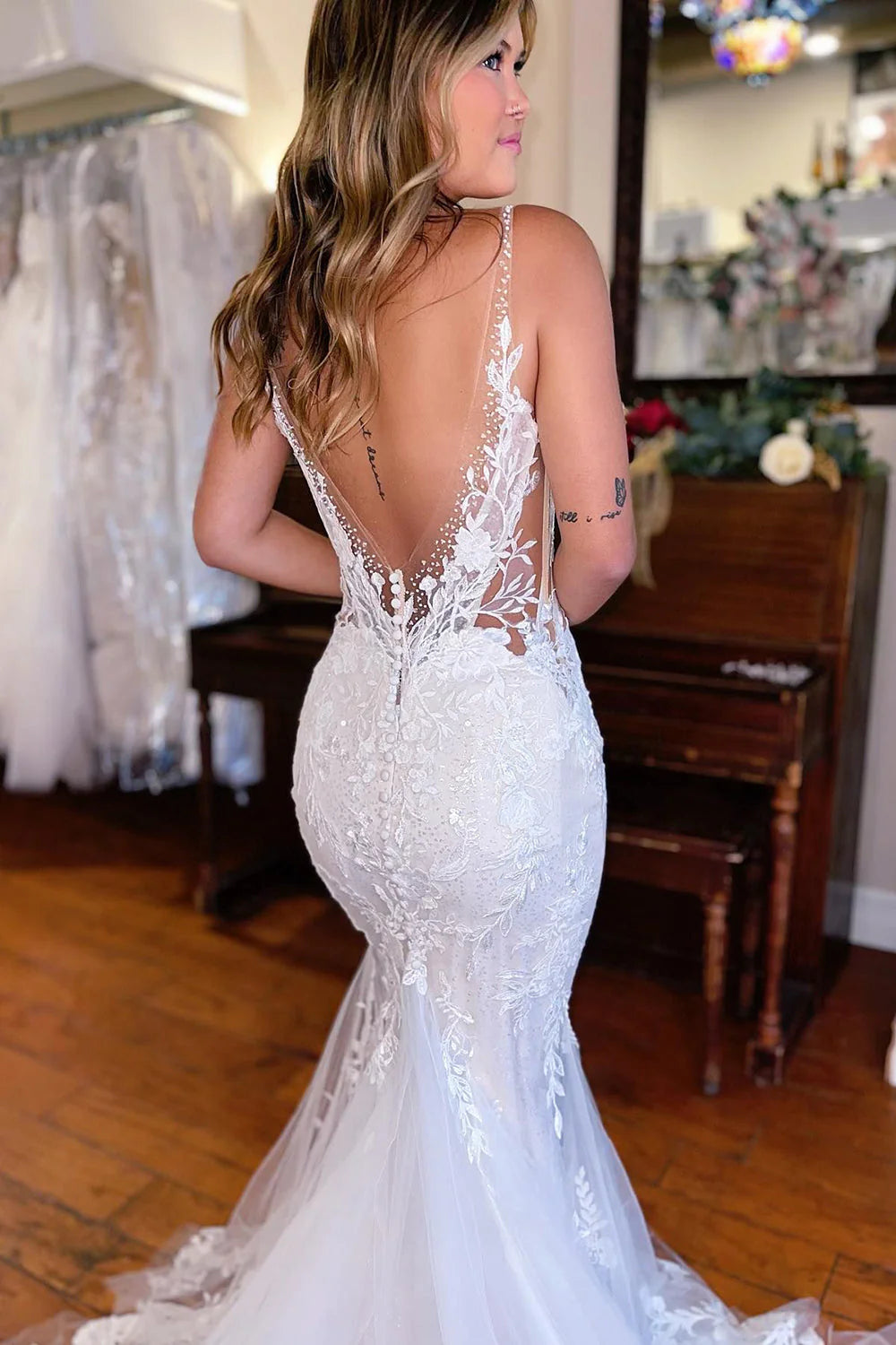 Mermaid V-Neck Long Lace Wedding Dress