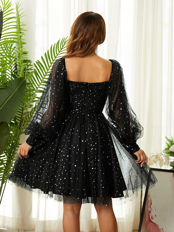 Vestidos de corte A/princesa con volantes, mangas largas cuadradas y hasta la rodilla