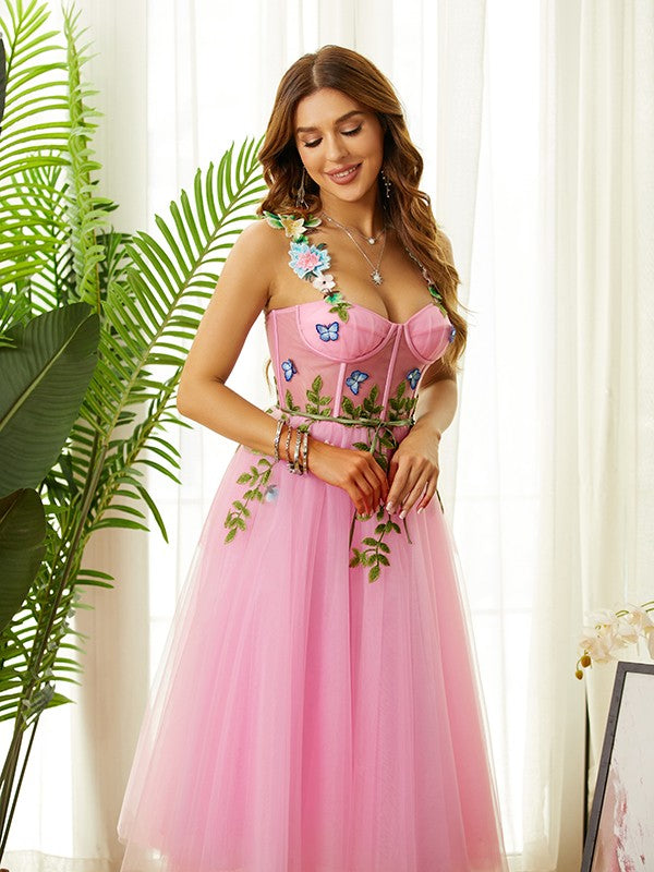 Vestidos de corte A/princesa de tul con flores hechas a mano, tirantes finos, sin mangas y largo hasta la rodilla