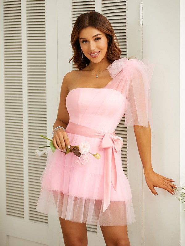 A-Linie/Princess-Linie Tüll Schärpen/Bänder/Gürtel One-Shoulder-Träger Ärmellos Kurz/Mini Kleider
