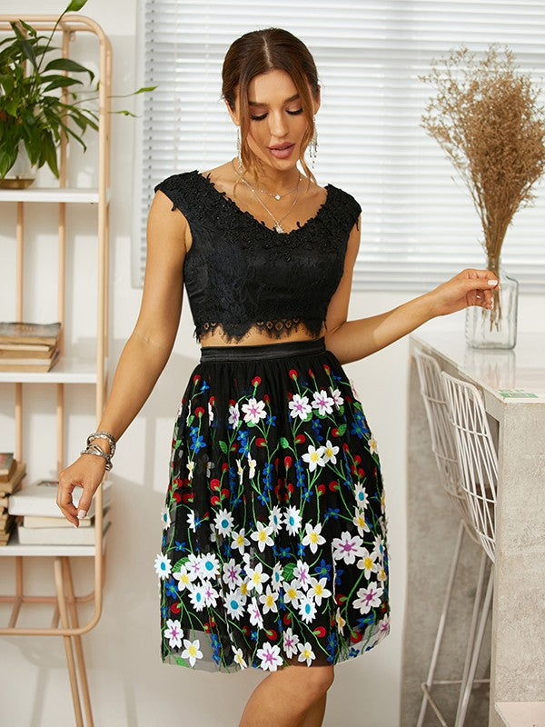 Vestidos de dos piezas de corte A/princesa con encaje, escote en V, sin mangas y hasta la rodilla