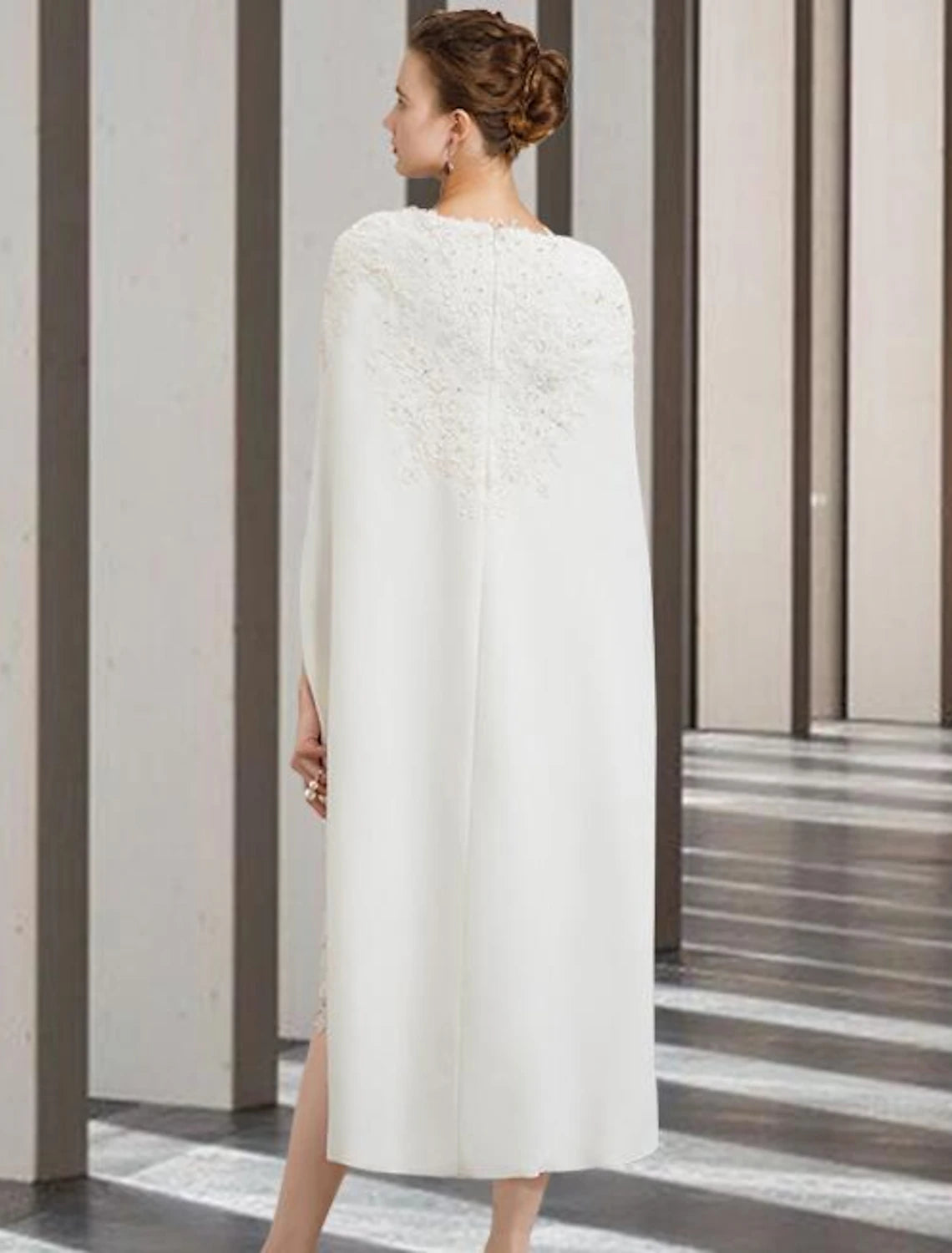 Vestido de dos piezas tipo tubo/columna para madre de la novia, para invitada de boda, iglesia, elegante, cuello joya, largo hasta la rodilla, de gasa, con encaje, sin mangas y apliques de cuentas.