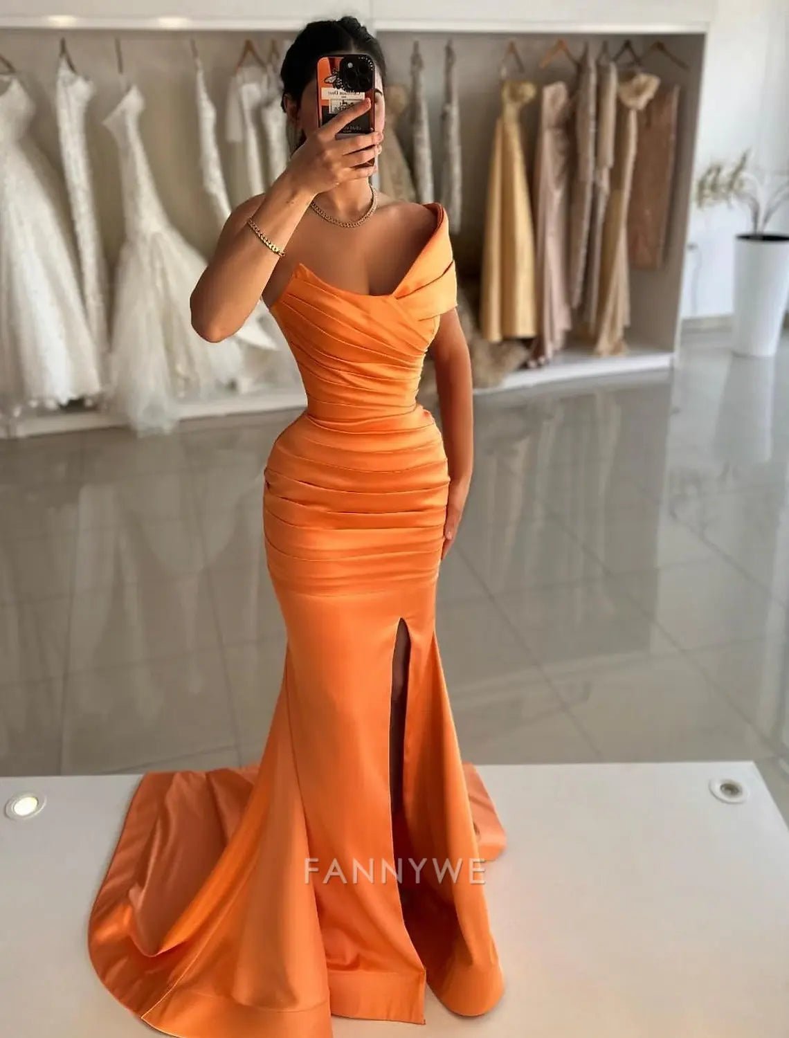 FannyWe Simple Mermaid Prom Dresses Elegant Dress Formal Prom Floor Length Sleeveless Off Shoulder Satin with Ruched Slit Masquerade Dress