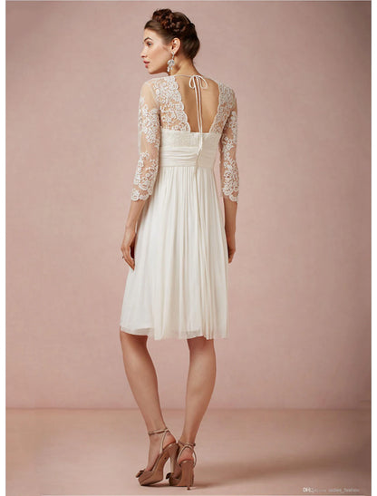 Vestidos de novia blancos cortos con espalda abierta y corte A, escote en V, mangas 3/4 y longitud hasta la rodilla de gasa con fruncido.