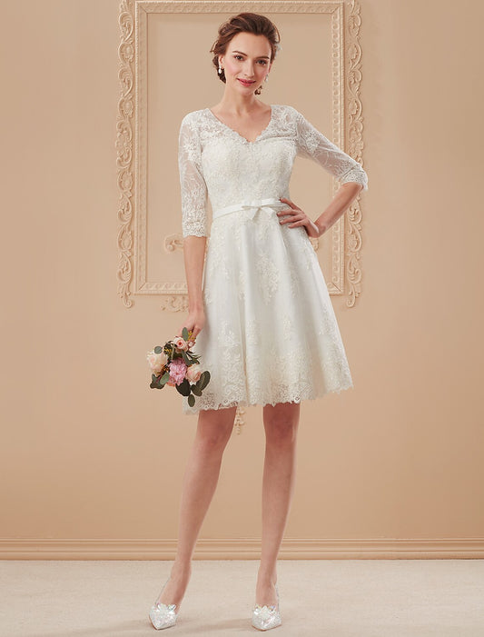 Vestidos de novia blancos de recepción, corte A, escote en V, media manga, largo hasta la rodilla, de encaje, con lazo y faja/cinta.