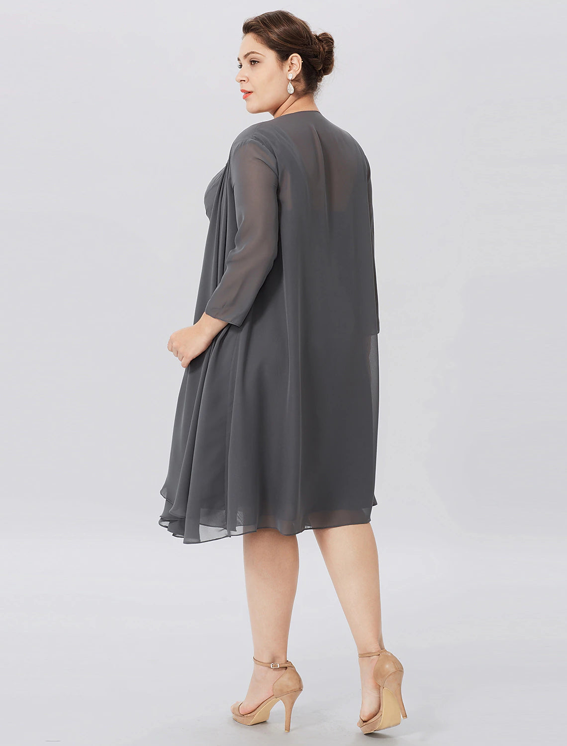 Vestido de madre de la novia de corte A, formal, talla grande, elegante, con tirantes, largo hasta la rodilla, de gasa, sin mangas, con pliegues cruzados.