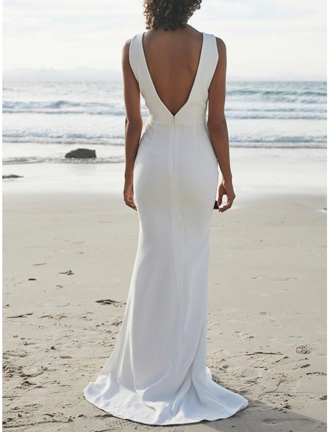 Beach Open Back Simple Wedding Dresses Sheath / Column Scoop Neck Sleeveless Sweep / Brush Train Stretch Fabric Bridal Gowns With Solid Color Summer Wedding Party