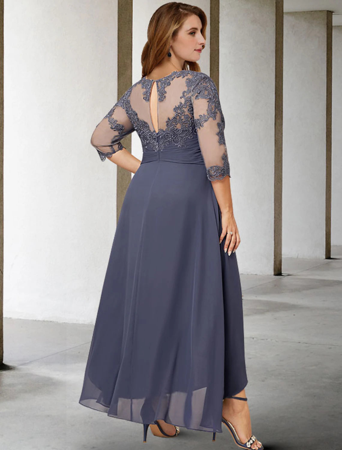 A-Line Plus Size Curve Mother of the Bride Dresses Elegant Fall Wedding Guest Dress Formal Asymmetrical 3/4 Length Sleeve Jewel Neck Chiffon with Pleats Ruched Appliques