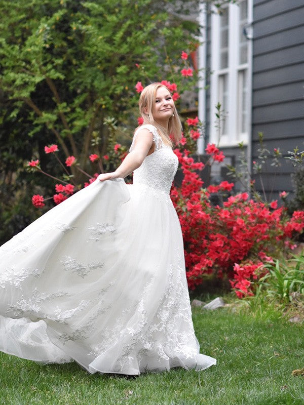 Vestidos de novia de corte A/princesa, de tul, escote en V, sin mangas, apliques y cola de corte