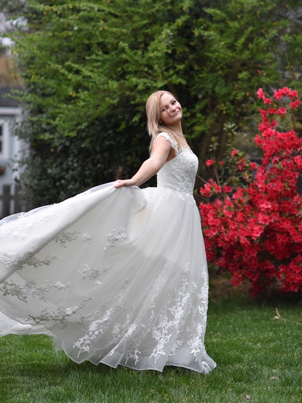 Vestidos de novia de corte A/princesa, de tul, escote en V, sin mangas, apliques y cola de corte