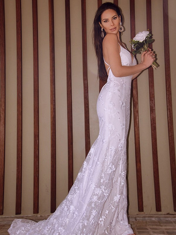 Vestidos de novia de corte sirena/trompeta, sin mangas, con tul, encaje, tirantes finos y cola de corte