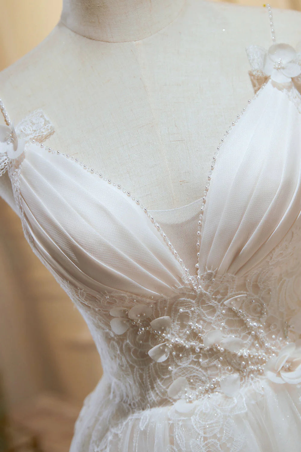 Vestidos de fiesta de princesa de tul con escote en V y tirantes finos