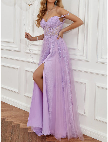 Vestido de fiesta de graduación de corte A, transparente, formal, con cola larga y escote corazón, sin mangas, de tul, sin espalda, con apliques de abertura y cuentas.