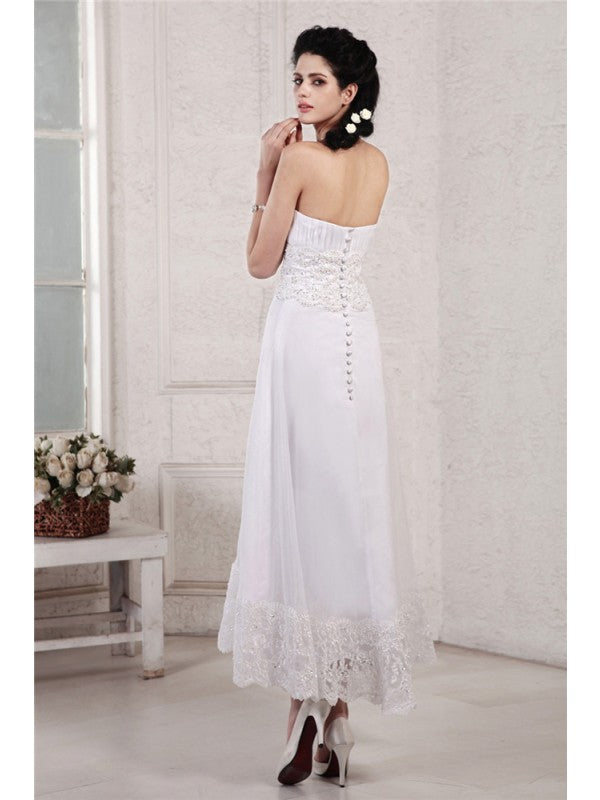 Vestido de novia corto de gasa, corte princesa, sin tirantes, sin mangas, con pliegues, apliques y cuentas