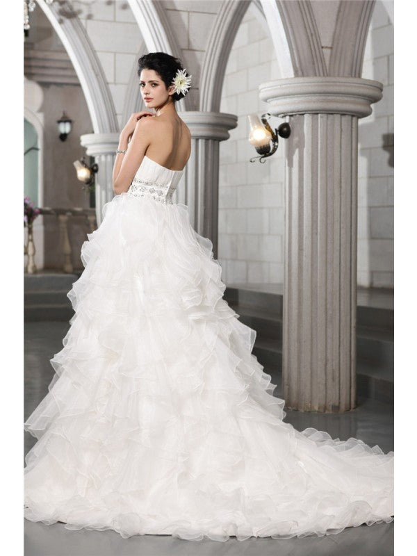 Vestidos de novia largos de organza con escote corazón, sin mangas y cuentas