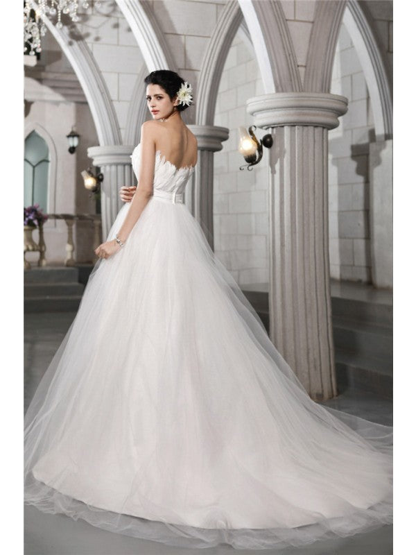 Vestidos de novia largos de red con plumas y cuentas, sin mangas y sin tirantes