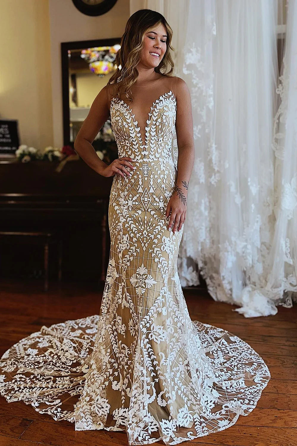 Mermaid Boat Neck Long Lace Wedding Dress