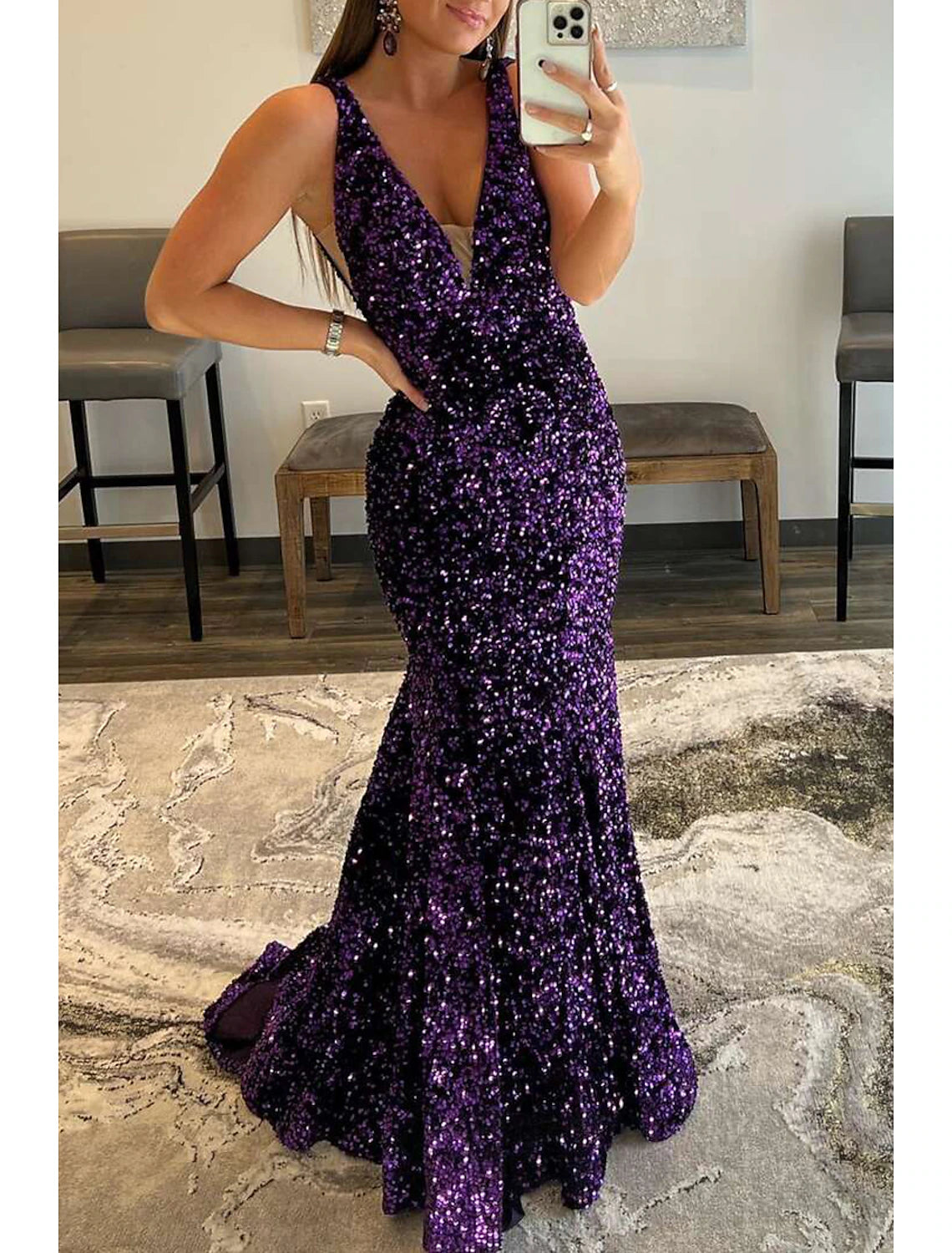 Vestidos de fiesta de sirena/trompeta, brillantes y con brillo, formales, con cola larga/cortada, sin mangas, escote en V, con lentejuelas y espalda descubierta.